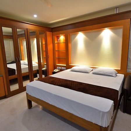 Sri Ranga Krupa Hotel Tiruchirappalli Esterno foto