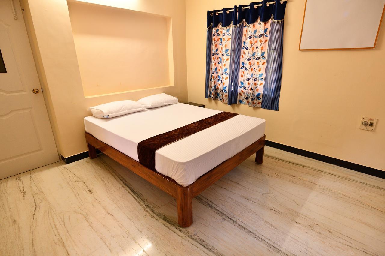 Sri Ranga Krupa Hotel Tiruchirappalli Esterno foto